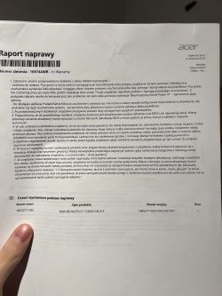 Raport naprawy laptopa Acer z widocznymi szczegółami usterki i wymiany części.