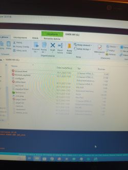 Screenshot of file explorer showing SD card KARTA WV (G with HTML, TXT, and image files