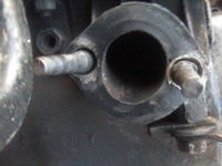 Fiat 126p - jak naprawić zerwane śruby kolektora?