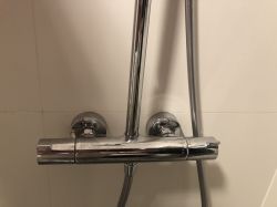 Niestabilna temperatura wody w kolumnie prysznicowej Grohe - porady i zakup nowego termostatu