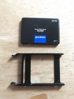 Obudowa pod miniserwer oparty na Banana PI M1+ i dysku SSD 2.5" Obudowa pod miniserwer oparty na Banana PI M1+ i dysku SSD 2.5"
