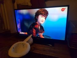telewizor Samsung UE39F5500AW paski z boku ekranu i kolory się załamuja