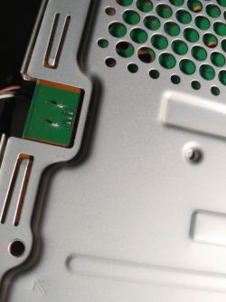 Naprawa gniazda wentylatora PS4 - czy można przylutować lutownicą?