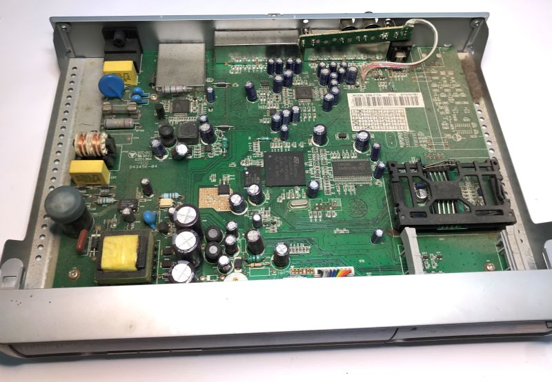 Interior of the old Polsat digital decoder Echostar DSB-717
