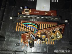 Identyfikacja uszkodzonego tranzystora w grze Pegasus po podłączeniu do TV