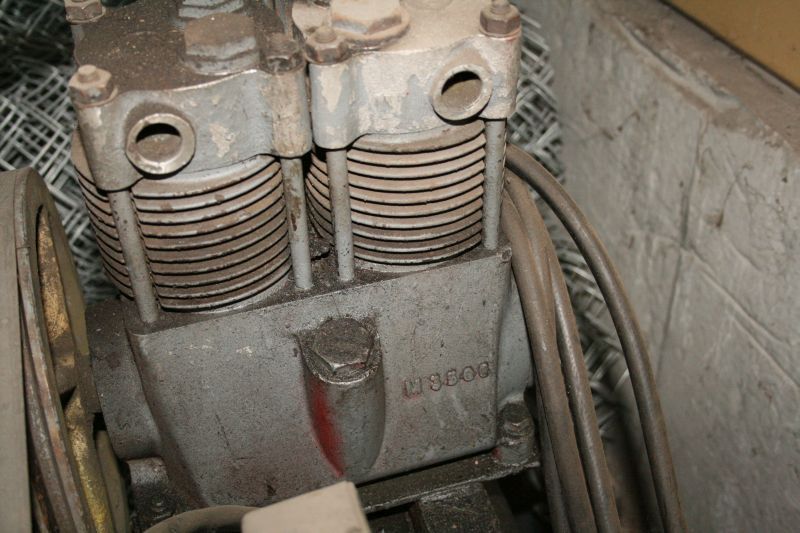 Identyfikacja sprężarki - Proszę o zidentyfikowanie sprężarki ze zdjęć.