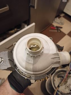 Bosch SGV45M93EU/82 - turbina oraz wycieki, czy opłaca się naprawiać