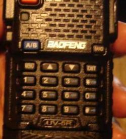 BAOFENG UV-5R - do czego służy to gniazdko? BAOFENG UV-5R - do czego służy to gniazdko?