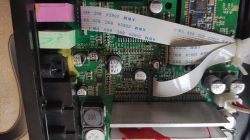 Jak sprawdzić ile ten wzmacniacz może mieć watów?