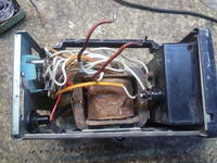 Fiat Seicento - Prostownik ładuje akumulator dużym prądem od początku.