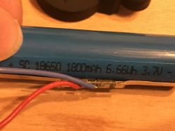 Recenzja i wnętrze latarki Worklight W-52 ładowanej przez USB Recenzja i wnętrze latarki Worklight W-52 ładowanej przez USB
