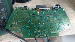 Xbox 360 pad naprawa - prawdopodobnie po zalaniu, nie włącza się.