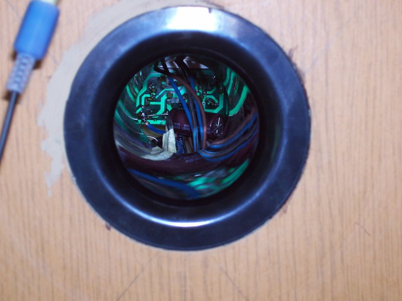 Subwoofer ekstremalnie budżetowy, ze śmieci Subwoofer ekstremalnie budżetowy, ze śmieci