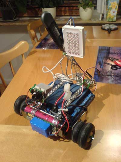 Robot z linuxem - projekt, zdjęcia, źródło