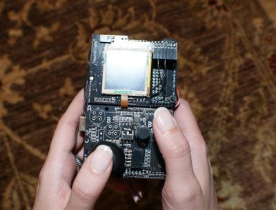 Game Boy open source, podstawą jest arduino.