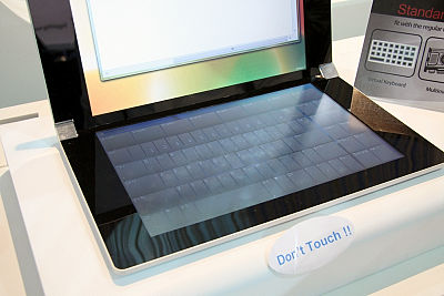 Dwuekranowy laptop ASUSa, prezentacja, targi CeBit. Dwuekranowy laptop ASUSa, prezentacja, targi CeBit.