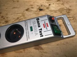 Will Nano Banana generate an electronic diagram or infographic? Comparison of the two models