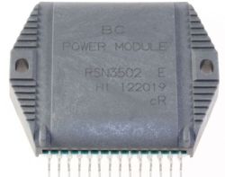 Moduł mocy RSN3502E z 18 pinami widoczny z przodu