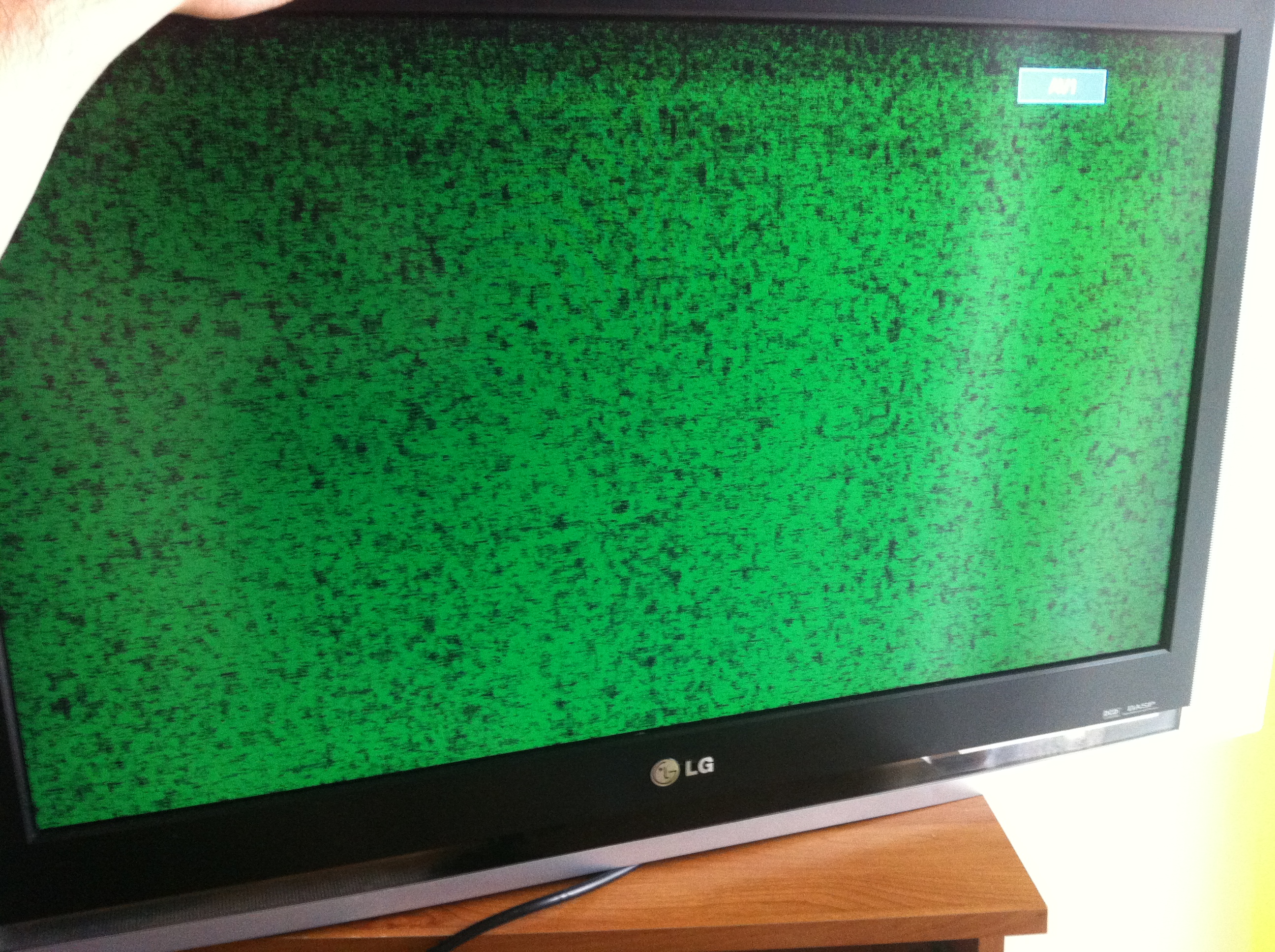 LG RZ32LZ55 Obraz jest zielony, wyłacza się dzwięk