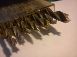 Problemy mechaniczne elektronika - Jak zrobić obudowę? Otwory duże i małe. Problemy mechaniczne elektronika - Jak zrobić obudowę? Otwory duże i małe.