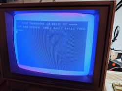 Monitor Commodore 1802 z widocznymi zniekształceniami kolorów na krawędziach ekranu