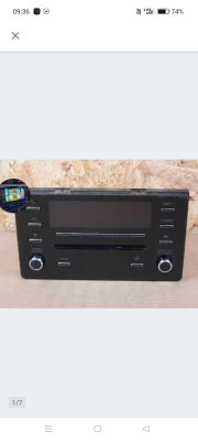 Radio samochodowe Toyota Corolla E21 z wyświetlaczem monochromatycznym i przyciskami fizycznymi