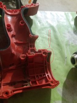 Gdzie umieścić sprężynę płaską w wkrętarce Makteć MT 071E?