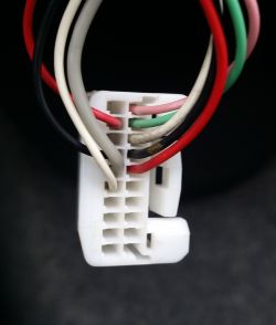 Toyota Prius NHW20R - Rozpiska pinów radia 86120-47230 Pioneer Typ C