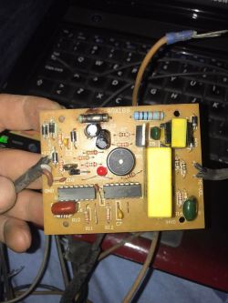 Funkcja płytki RGX188 RoHS z tranzystorem TIP31C i scalakiem L7H8Z4 w samochodzie Astra H