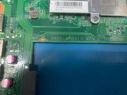 Toshiba Satellite L50-B 1mm - Włącza się na chwilę, nie wyświetla obrazu