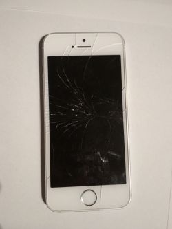 Jak wymienić wyświetlacz w iPhone SE? Jak wymienić wyświetlacz w iPhone SE?