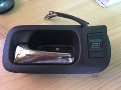 HONDA CR-V II - Centralne zamykanie i otwieranie drzwi dodatkowym guzikiem.