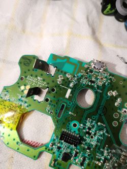 Pad Xbox One S traci zasieg - Powyżej 1m rozłącza