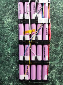 Zepsuła się bateria deskorolki - różnica napięć, BMS, pomiary ogniw, 10s2p, dioda niebieska