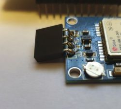 How to connect the RX and TX on the ESP32 to the NEO6M0001 GPS module?