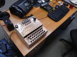 Elektroniczna wersja maszyny szyfrującej Enigma w hołdzie Polskim Kryptologom Elektroniczna wersja maszyny szyfrującej Enigma w hołdzie Polskim Kryptologom