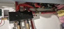Instalacja hydrauliczna z podłączonym sterownikiem Tech w trybie OpenTherm