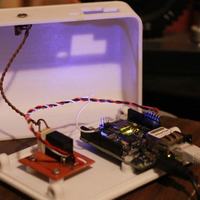 Bezprzewodowo otwierane drzwi garażowe