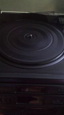Wieża sanyo dc x300 po włączeniu kręci się talerz zawsze Wieża sanyo dc x300 po włączeniu kręci się talerz zawsze