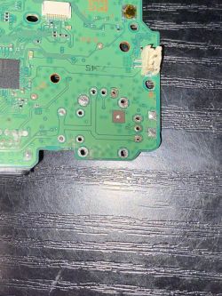 Czy uda się przylutować analog JDM-055 i czy płytka nie jest uszkodzona?