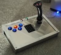 Kontroler do gier na USB. W stylu lotniczych kontrolerów.