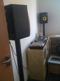 Walka z pogłosem i brakiem basu. Problem akustyki