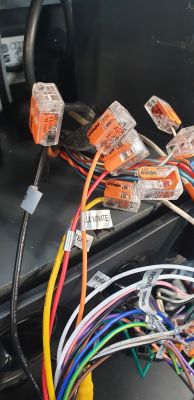 Skoda fabia 1,4 mpi - Podlaczenie radia z navi i wydawanym ekranem