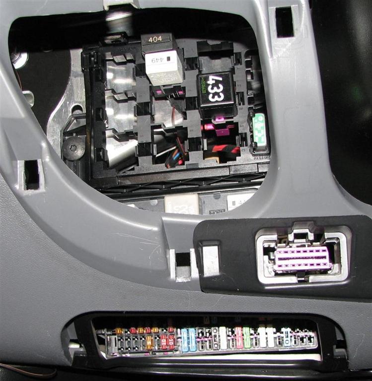 Skrzynka bezpieczników Seat Toledo III 2.0 TDI DSG BKD 140KM