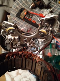 Alternator BOSCH - zbyt wysokie napięcie ładowania