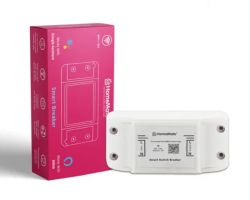 HomeMate Smart Breaker with Packaging HomeMate smart breaker next to its packaging.