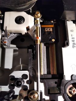Technics SL-PJ44 - schemat, zacinają się sanki lasera/napęd liniowy?