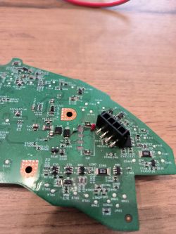 Złącze do wlutowania na płytce drukowanej.