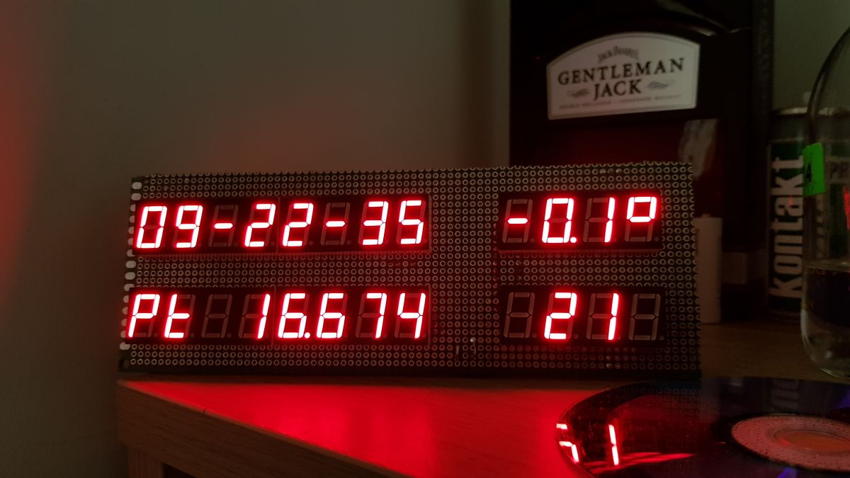 Zegar Elektroniczny Pokazuje Dokładny Czas Godziny Minuty I Sekundy zegar, dni godziny minuty sekundy 7x 7segmentowe led