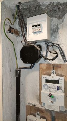 Instalacja w mieszkaniu przygotowana pod TNS, doprowadzenie do rozdzielnicy L N